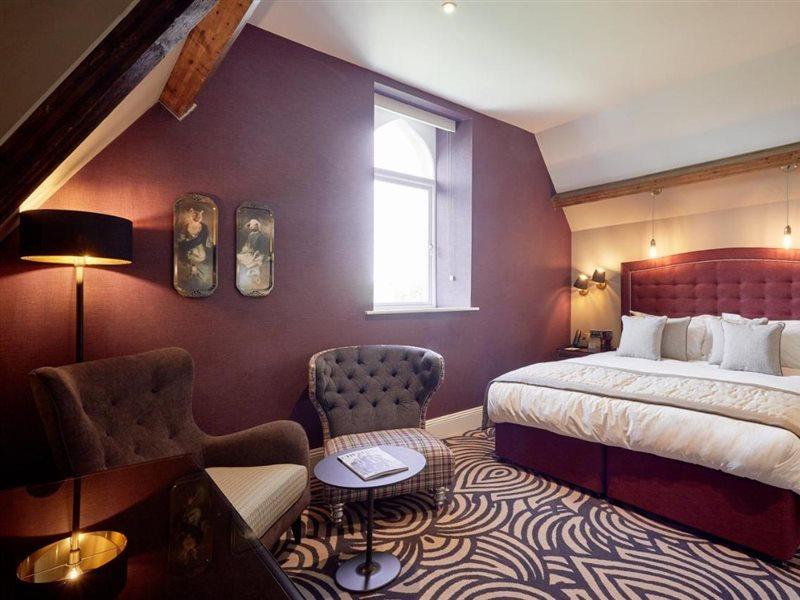 Oddfellows On The Park تشيدل المظهر الخارجي الصورة A bedroom at The Ivy Hotel