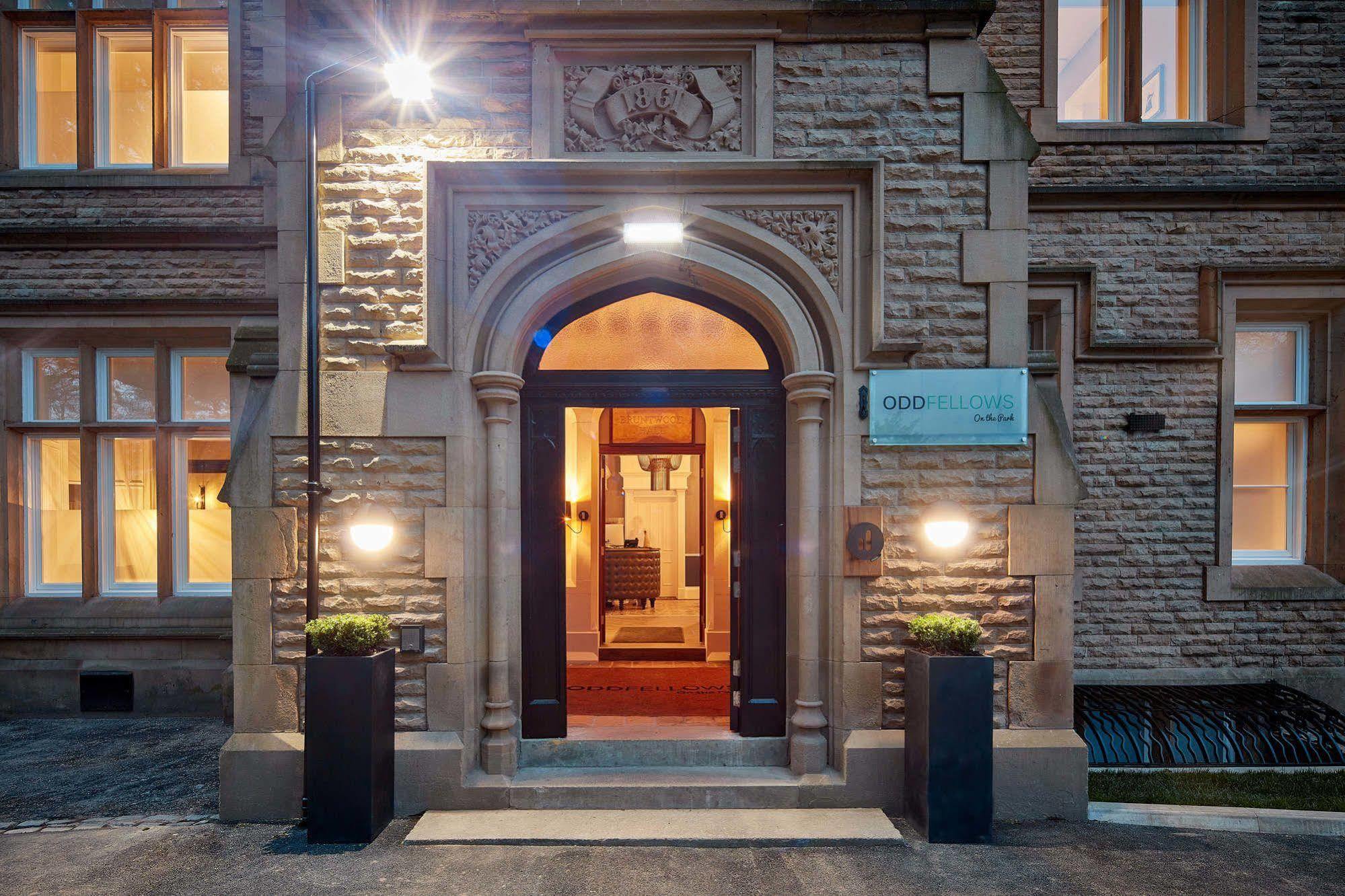 Oddfellows On The Park تشيدل المظهر الخارجي الصورة The entrance to the hotel