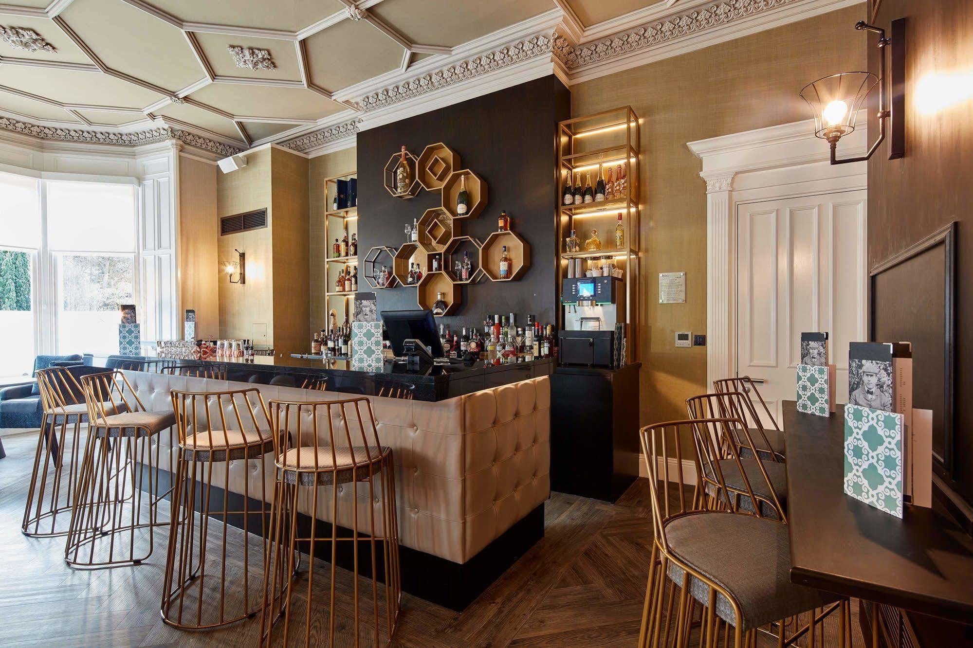 Oddfellows On The Park تشيدل المظهر الخارجي الصورة The bar at the hotel